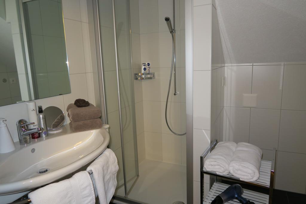 Apartment Enzian Saas-Grund Zimmer foto