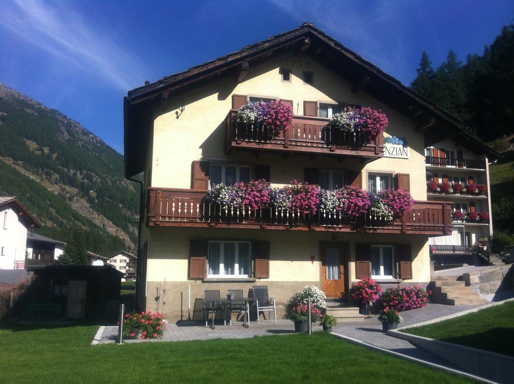 Apartment Enzian Saas-Grund Zimmer foto